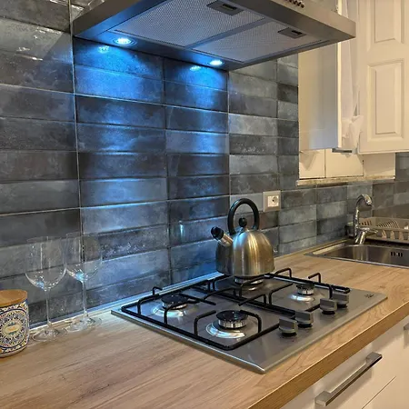 Fiamingo House Апартаменты